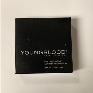 Young Blood Loose Powder Foundation in Soft Beige